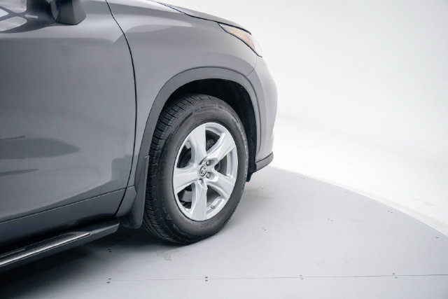 Used 2021 Toyota Highlander L AWD/4WD image 21