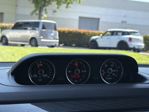 Used 2012 Volkswagen Beetle Turbo FWD image 26