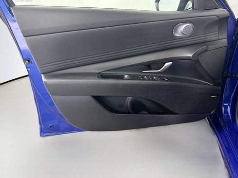 Used 2024 Hyundai Elantra Limited FWD image 13
