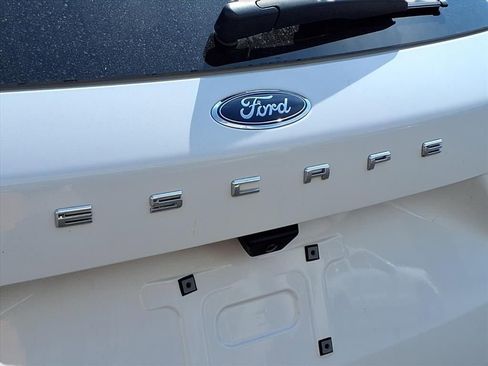 Used 2022 Ford Escape SEL image 38