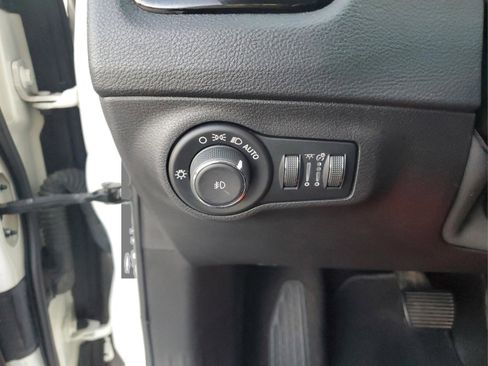 Certified 2019 Jeep Compass Limited image 25