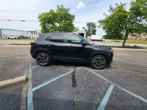 Used 2024 Chevrolet TrailBlazer RS w/ Convenience Package AWD/4WD image 13