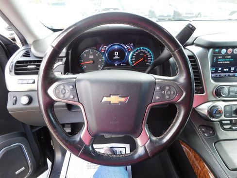 Used 2018 Chevrolet Suburban Premier image 33