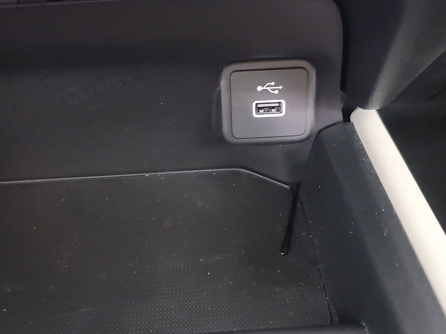 Certified 2025 Honda HR-V LX image 29