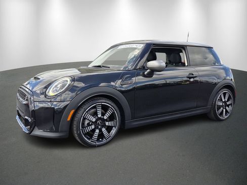 Used 2023 MINI Cooper S image 3