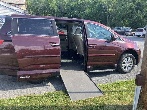 Used 2015 Honda Odyssey EX-L image 1
