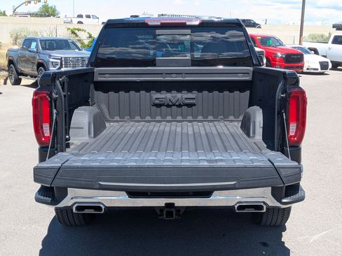 Used 2022 GMC Sierra 1500 SLT AWD/4WD image 31