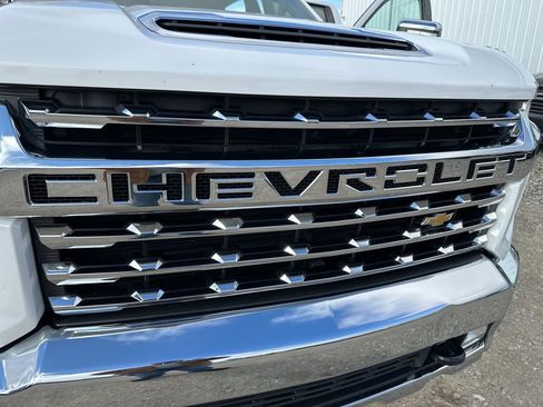 Used 2022 Chevrolet Silverado 3500 LTZ w/ LTZ Convenience Package image 33
