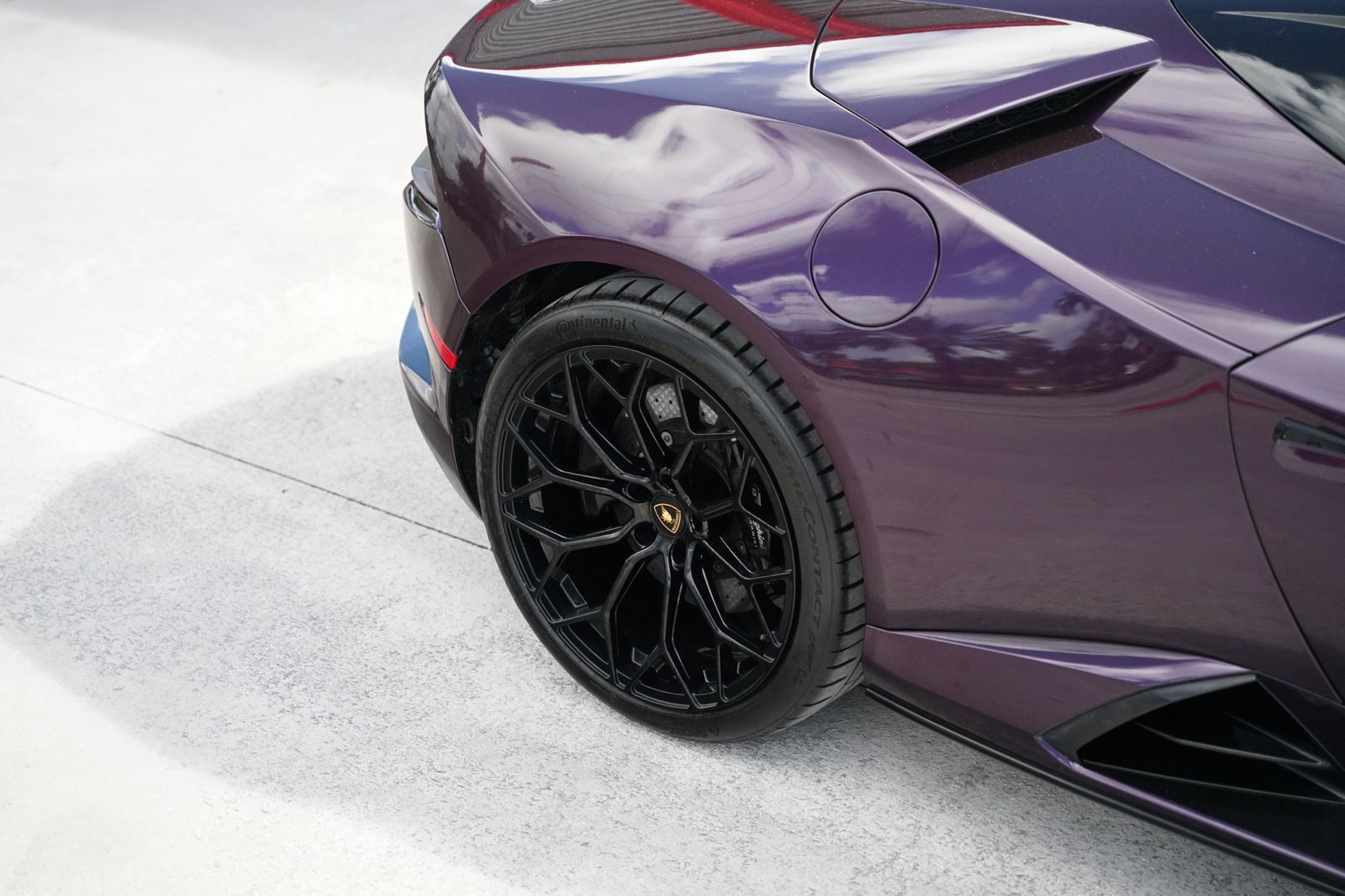 Used 2022 Lamborghini Huracan EVO RWD image 11