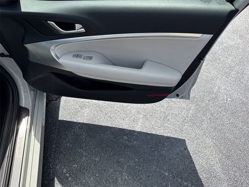 New 2025 Genesis G70 2.5T image 14