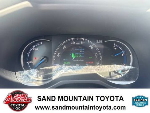 Used 2025 Toyota RAV4 XLE Premium AWD/4WD image 18