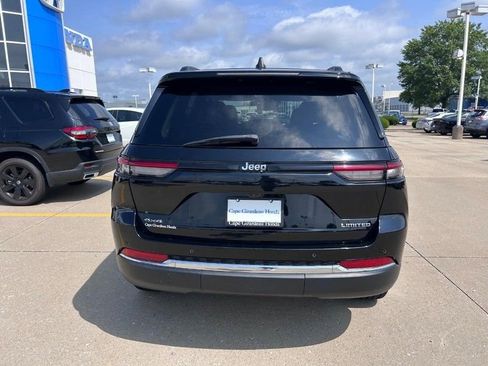 Used 2023 Jeep Grand Cherokee Limited image 3