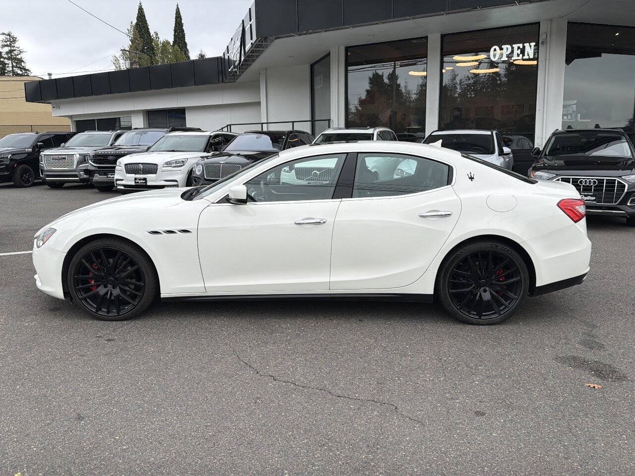 Used 2016 Maserati Ghibli S RWD image 2