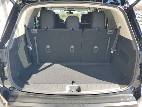 New 2026 Nissan Pathfinder SV image 6