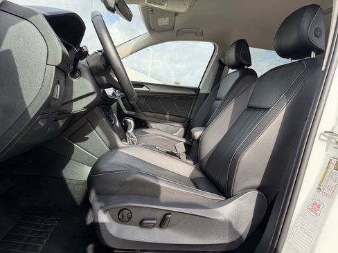 Used 2024 Volkswagen Tiguan SE FWD image 27