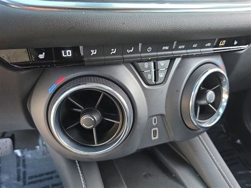 Certified 2023 Chevrolet Blazer LT w/ Convenience Package image 16