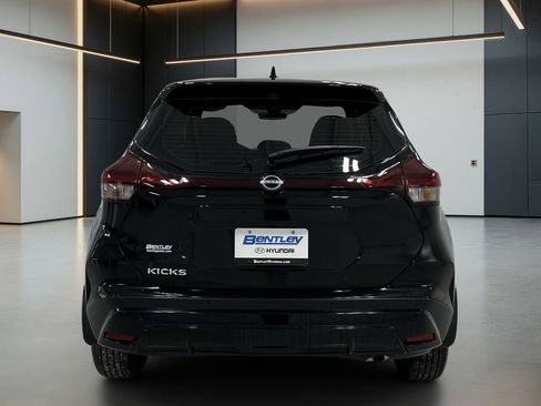 Used 2024 Nissan Kicks S FWD image 5