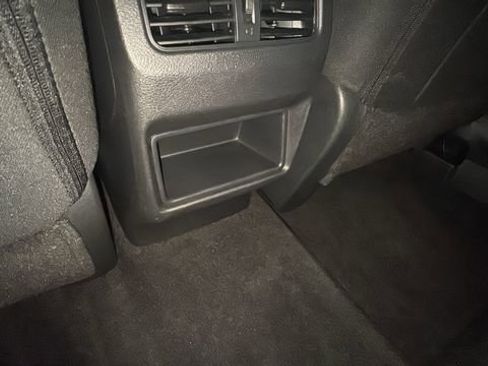 Used 2024 Nissan Rogue S image 26