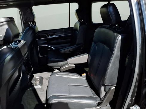 Used 2024 Jeep Wagoneer L Series III w/ Premium Group I AWD/4WD image 30
