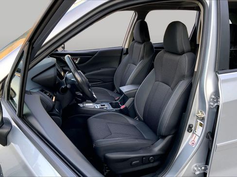 Used 2020 Subaru Forester Premium AWD/4WD image 9