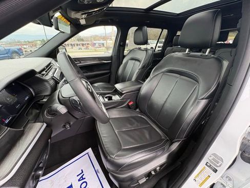 Used 2024 Jeep Grand Cherokee L Limited w/ Luxury Tech Group II image 31