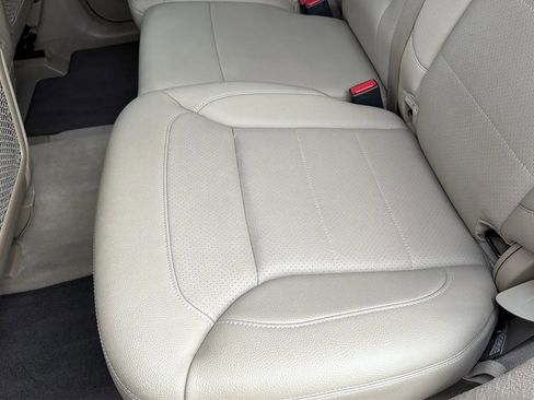 Used 2015 Mercedes-Benz ML 350 4MATIC image 38