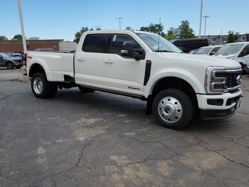 New 2026 Ford F450 Platinum w/ FX4 Off-Road Package AWD/4WD image 8