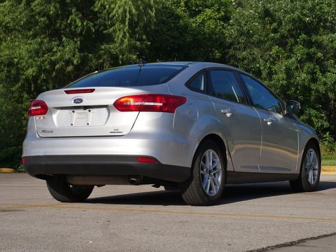 Used 2016 Ford Focus SE w/ SE Cold Weather Package FWD image 8