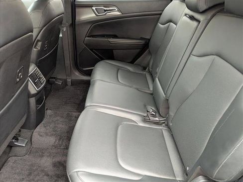 Used 2023 Kia Sportage EX image 18