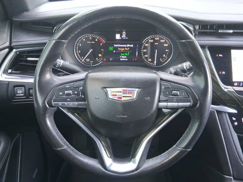 Used 2020 Cadillac XT6 Premium Luxury image 9