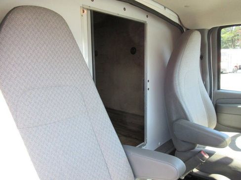 Used 2014 Chevrolet Express 3500 Extended image 14