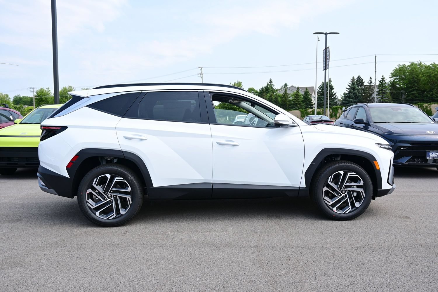 Used 2025 Hyundai Tucson Limited AWD/4WD image 4
