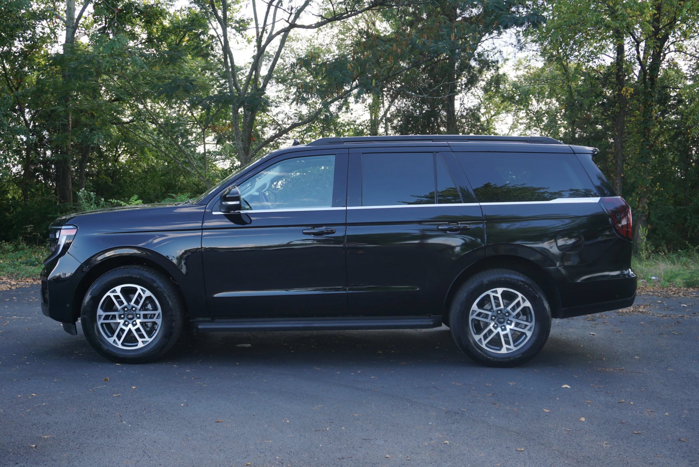 Used 2025 Ford Expedition Active RWD image 10