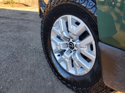 Used 2022 Nissan Frontier SV image 10