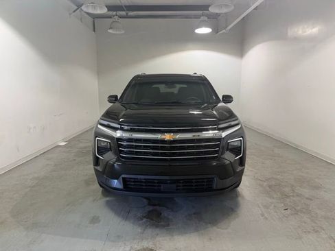 Certified 2025 Chevrolet Traverse LT image 2