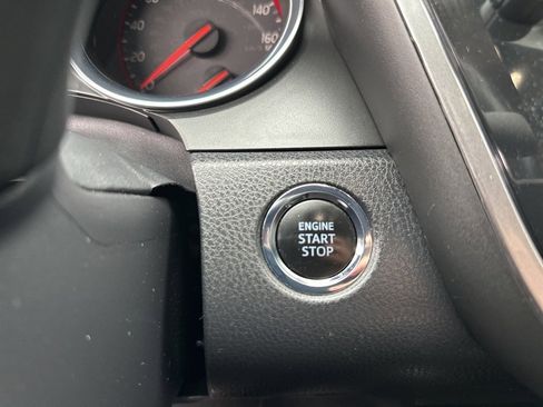 Used 2019 Toyota Camry XSE image 38