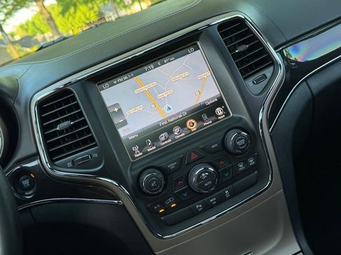 Used 2014 Jeep Grand Cherokee Overland RWD image 28