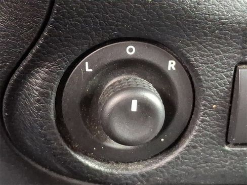 Used 2014 Jeep Wrangler Unlimited Sahara image 23