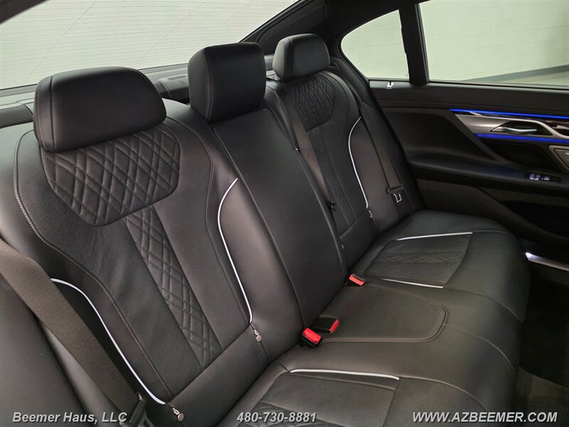 Used 2020 BMW 750i xDrive w/ Executive Package AWD/4WD image 34