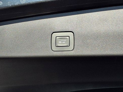 Used 2023 Buick Encore GX Essence w/ Experience Buick Package image 8