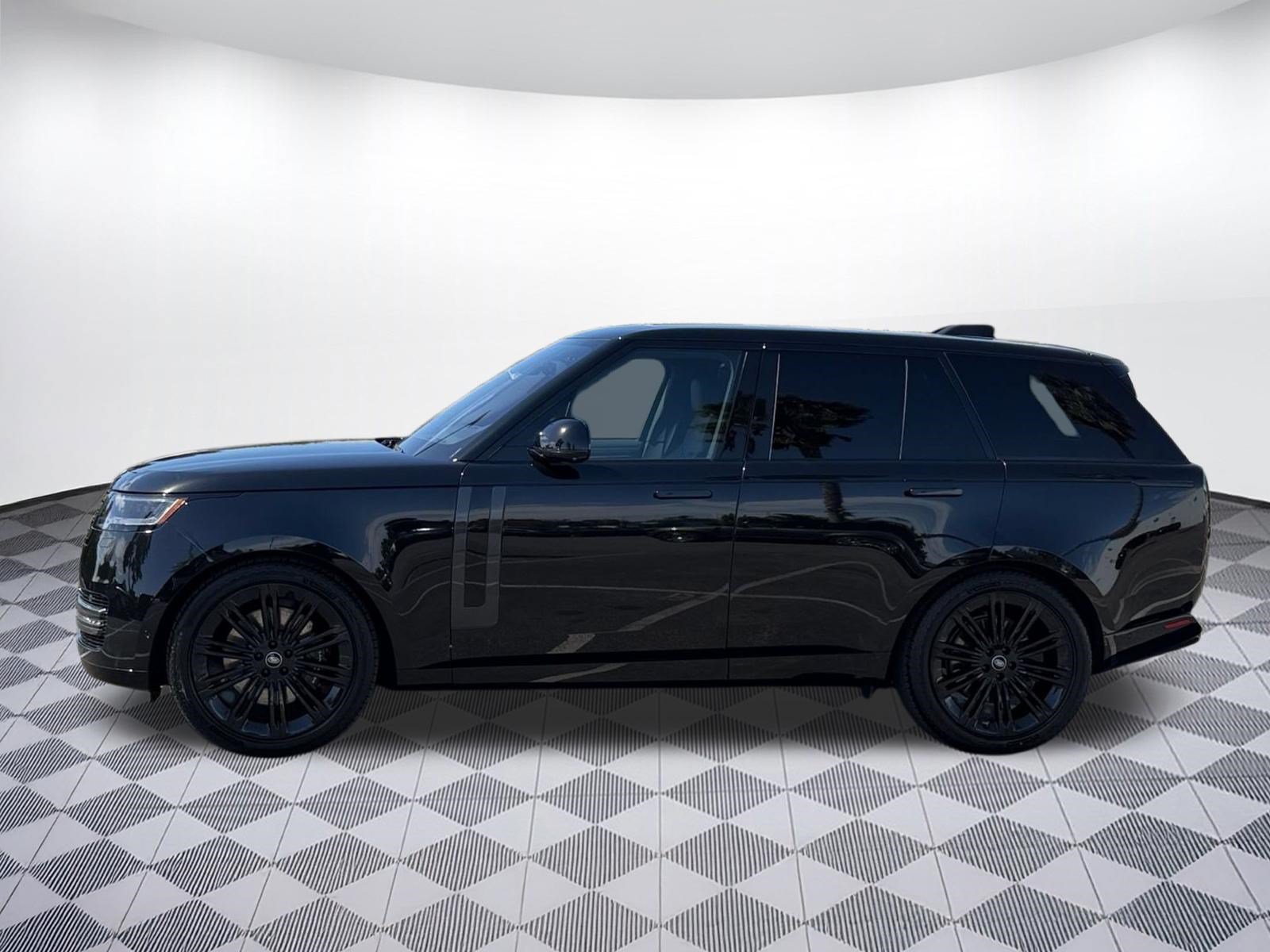 Used 2023 Land Rover Range Rover SE AWD/4WD image 2