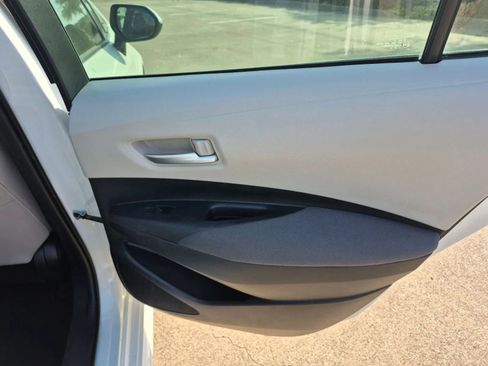 Used 2020 Toyota Corolla L FWD image 16