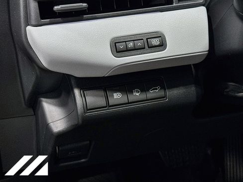 New 2026 Subaru Solterra AWD/4WD image 10