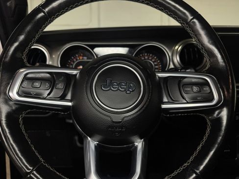 Used 2021 Jeep Wrangler Unlimited Sahara w/ Uconnect 4C Nav & Sound Group AWD/4WD image 14