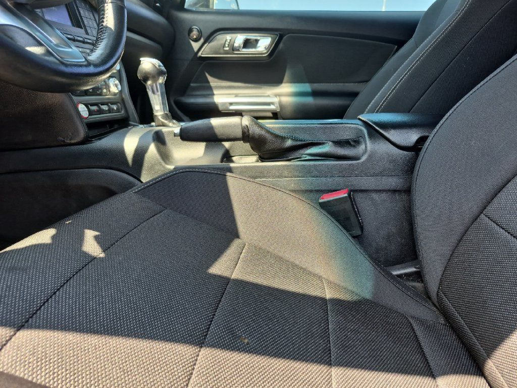 Used 2017 Ford Mustang Coupe RWD image 10