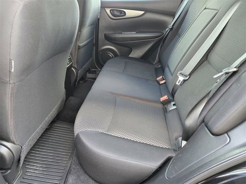 Used 2022 Nissan Rogue Sport S image 26