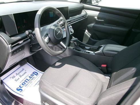 Used 2025 Hyundai Tucson SEL FWD image 12