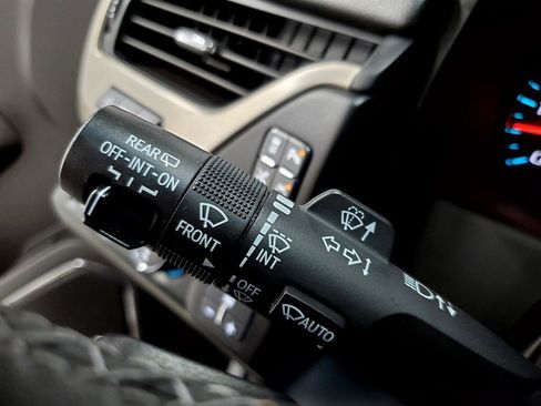 Used 2020 GMC Yukon Denali w/ Denali Ultimate Black Edition image 39