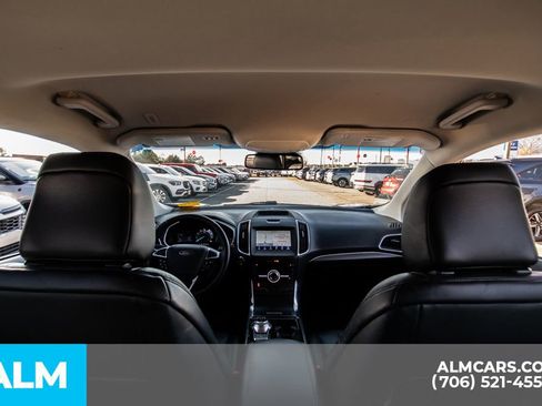 Used 2020 Ford Edge Titanium image 11