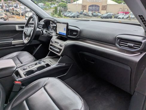 Used 2023 Ford Explorer XLT w/ Equipment Group 202A AWD/4WD image 26